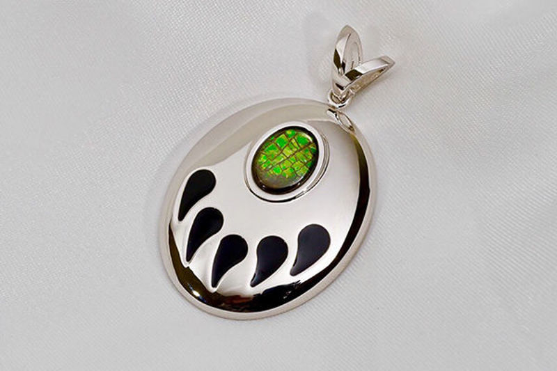 Picture of Canada 150 Official Silver Double Sided Claw Pendant